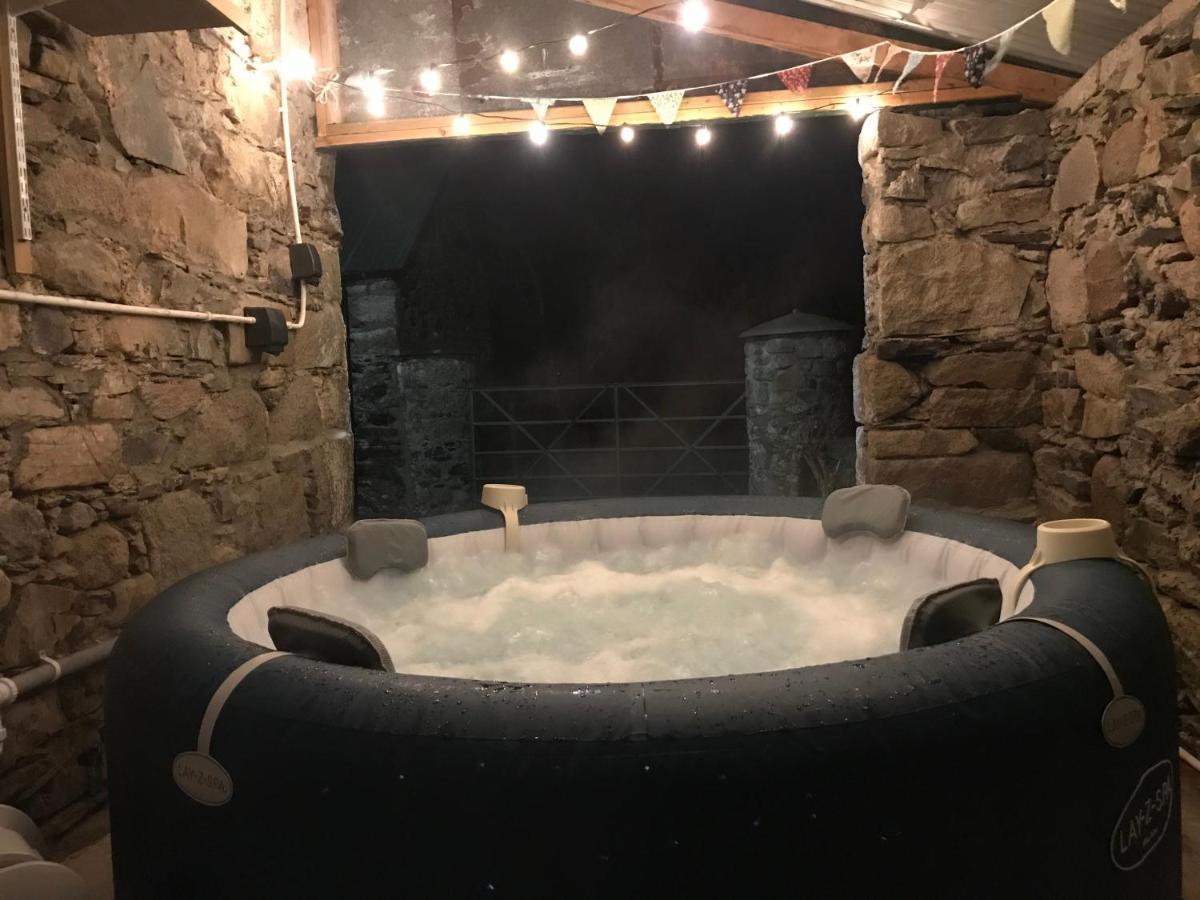 Mournes Family Cottage With Hot Tub Hilltown Exterior foto
