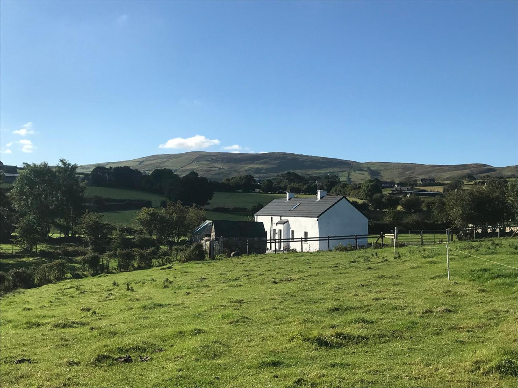 Mournes Family Cottage With Hot Tub Hilltown Exterior foto